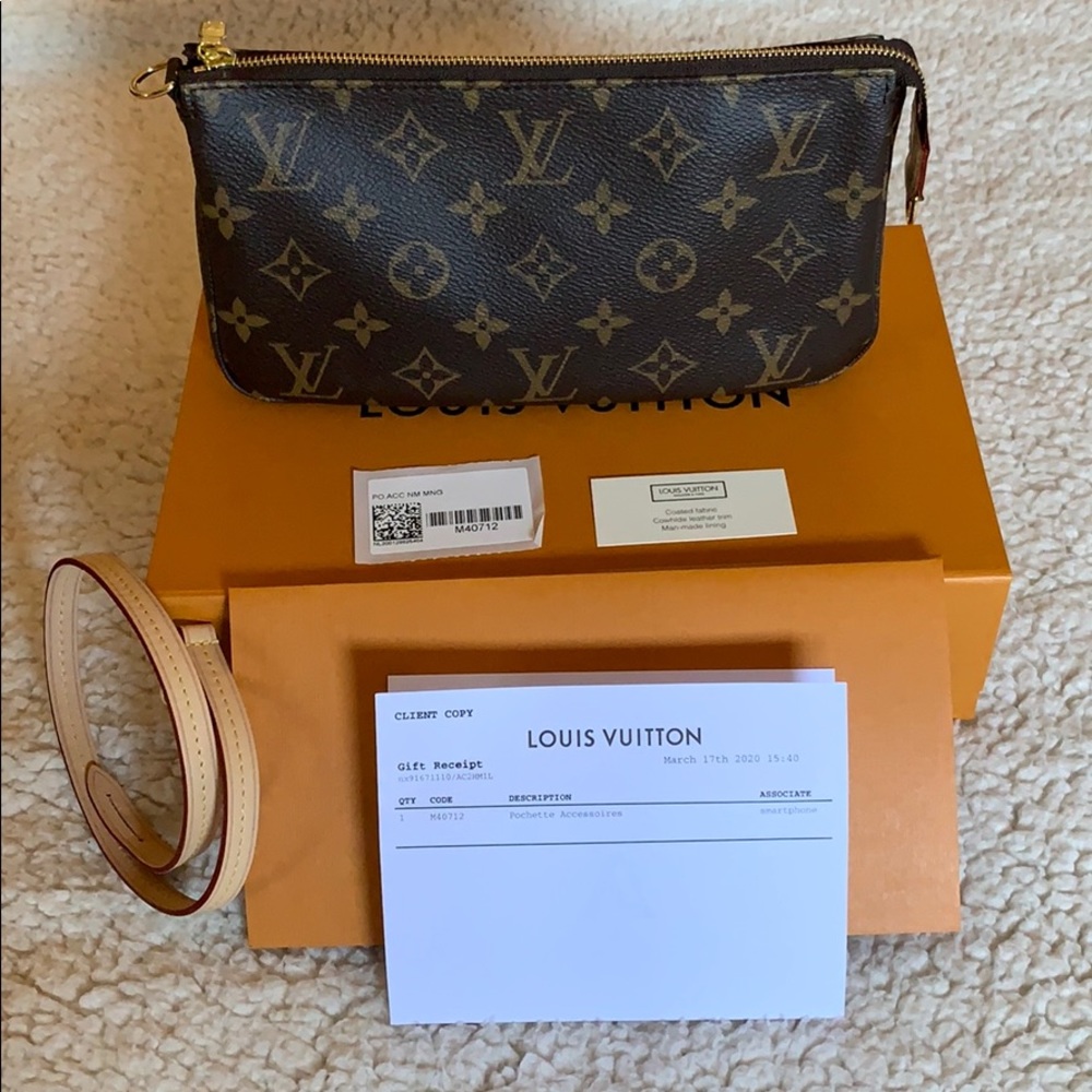 ❌SOLD❌ Pochette Accessoires Monogram